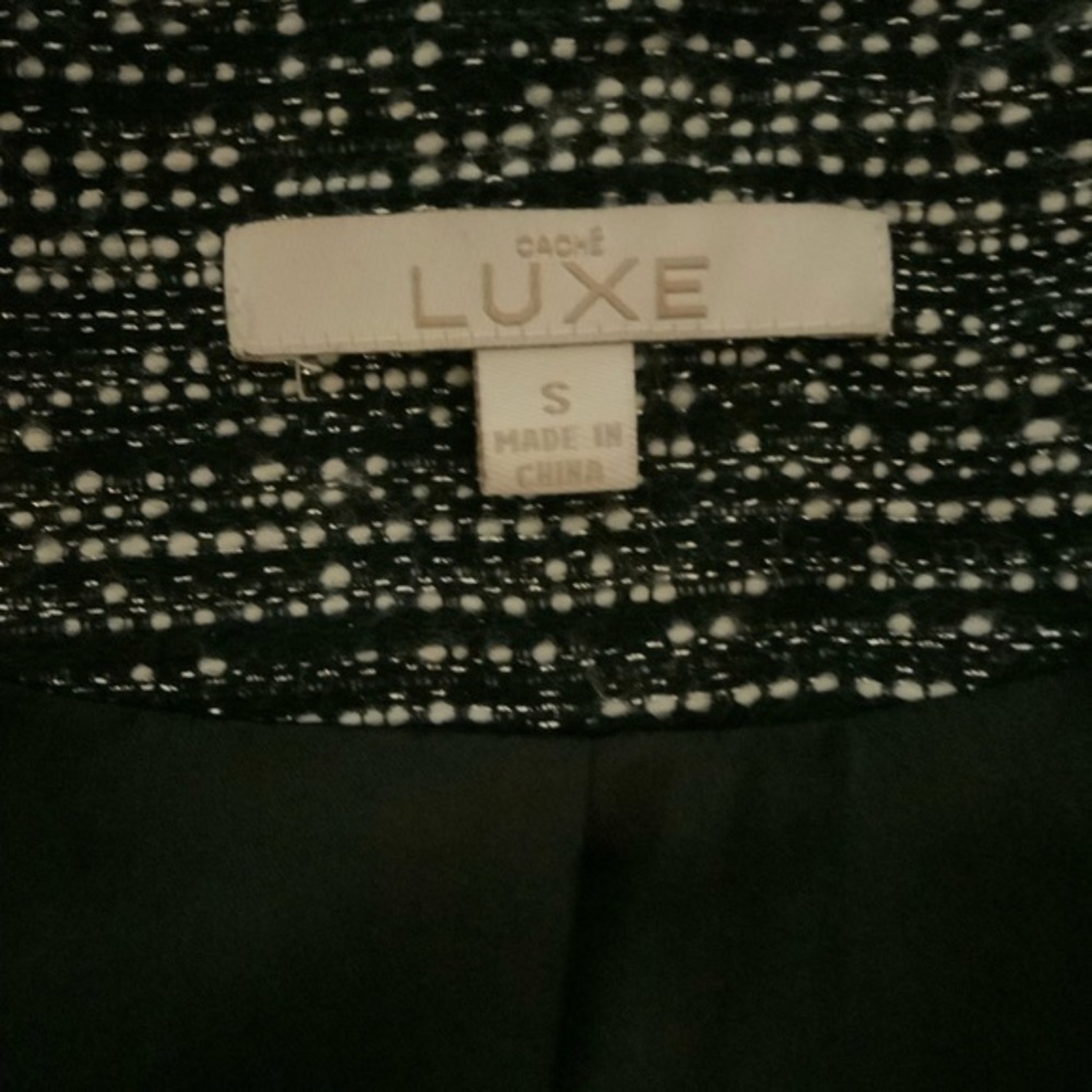 Cache Luxe Jacket - Picture 7 of 9